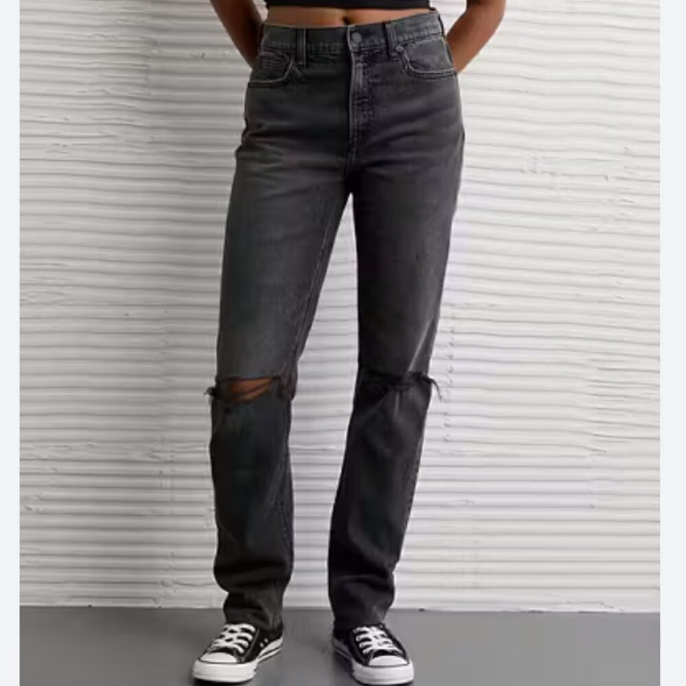 American Eagle Strigid Ripped Mom Jean (SHORT)